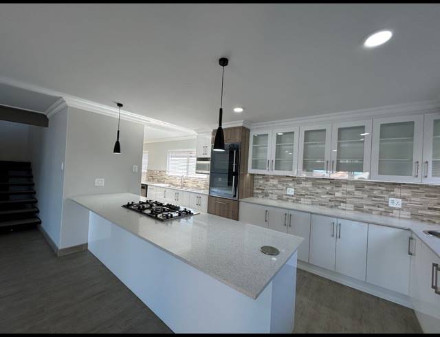 4 BEDROOM HOUSE FOR SALE IN WAVECREST